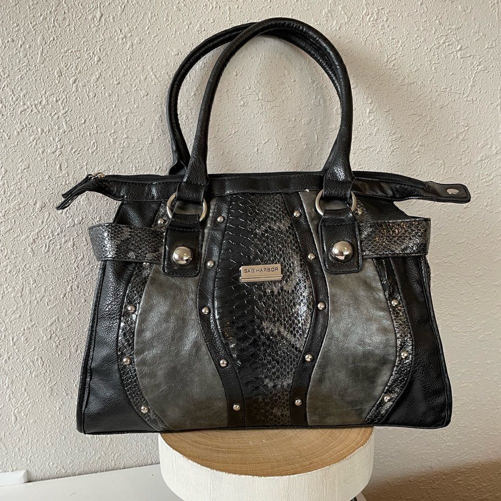 Sag Harbor Gray and Black Faux Snake Skin Handbag EUC